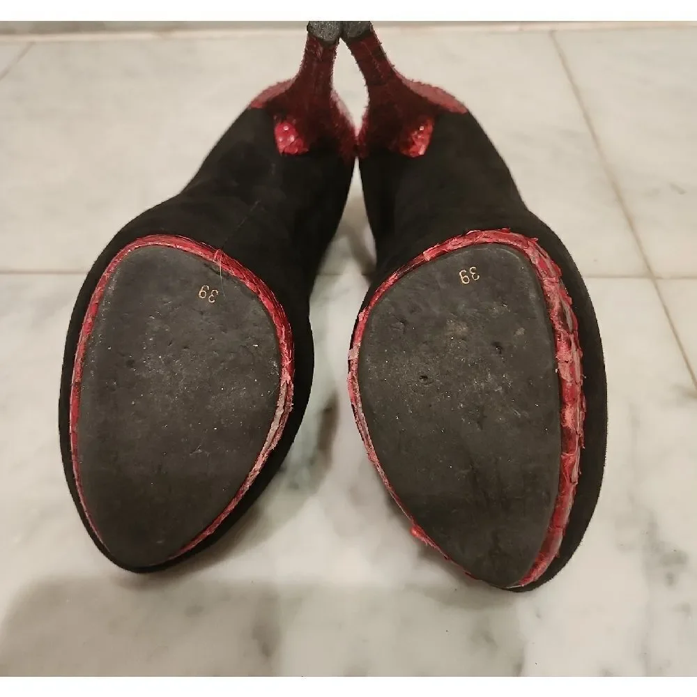 MassimoChic Black Sued and Red Snake Skin Heels Size 8